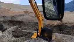 Гусеничный экскаватор ZG385 в работе