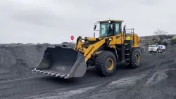 Фронтальный погрузчик ZL60H в работе