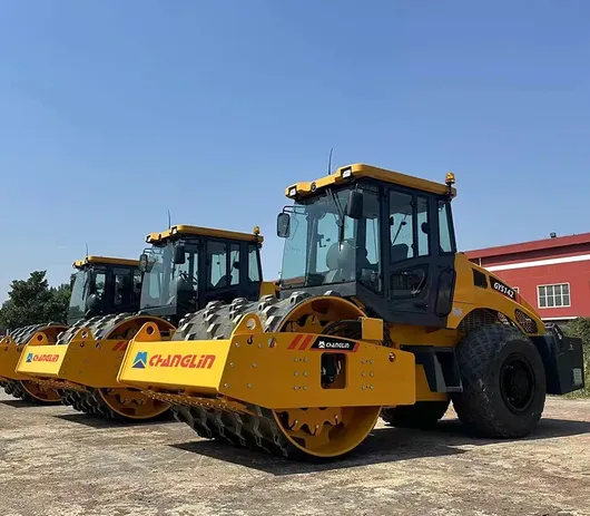 Одновальцовый грунтовый каток GYS142L