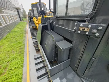 Гусеничный бульдозер YD255