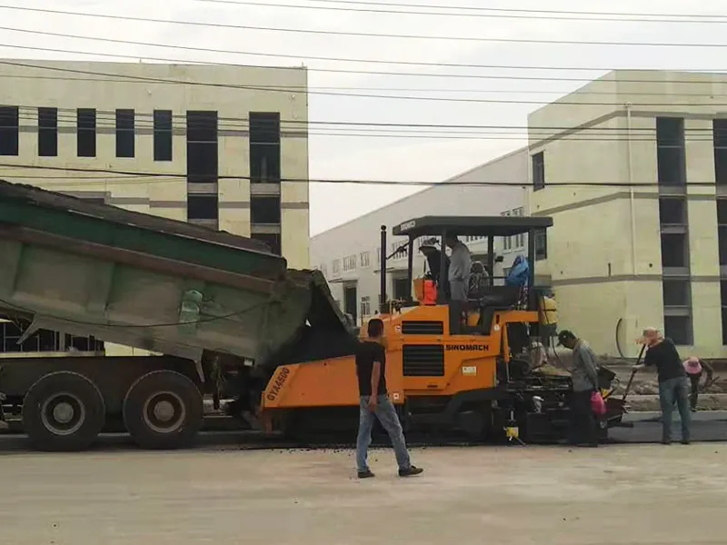 Гусеничный асфальтоукладчик GYA4500
