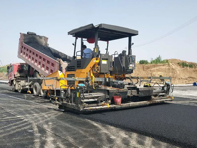 Колесный асфальтоукладчик GYA6000L